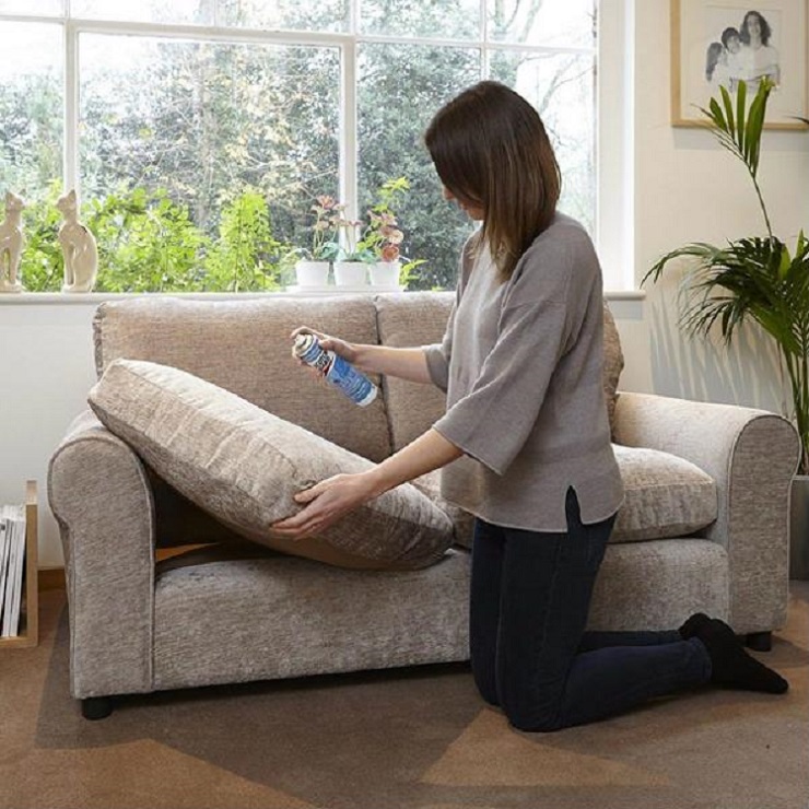 Cách làm sạch sofa vải
