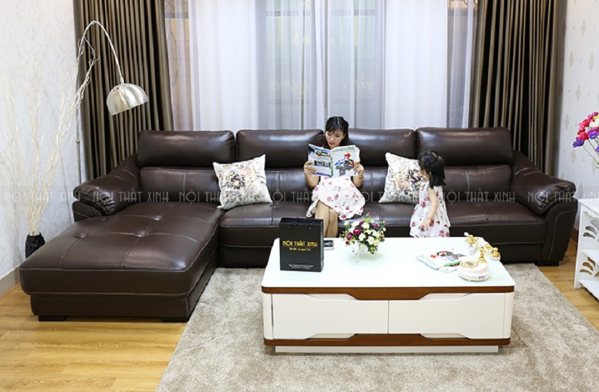 Lựa chọn thảm trang trí phòng khách với đồ nội thất màu tối