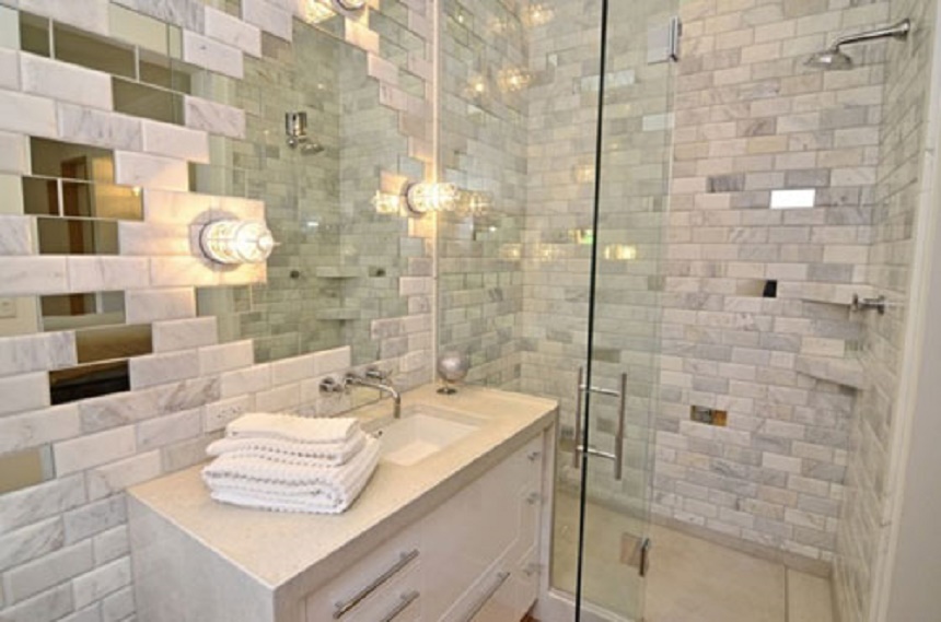Phòng tắm hiện đại với gạch thủy tinh