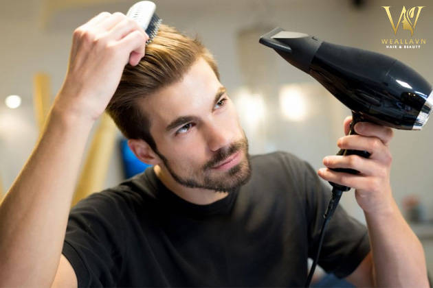 Uốn tóc tại nhà nam không chỉ giúp tiết kiệm chi phí mà còn là cách tuyệt vời để thử nhiều kiểu tóc mới. Hãy xem ngay hình ảnh liên quan đến keyword này để biết được những mẹo vặt giúp bạn tạo kiểu tóc đẹp một cách dễ dàng tại nhà.